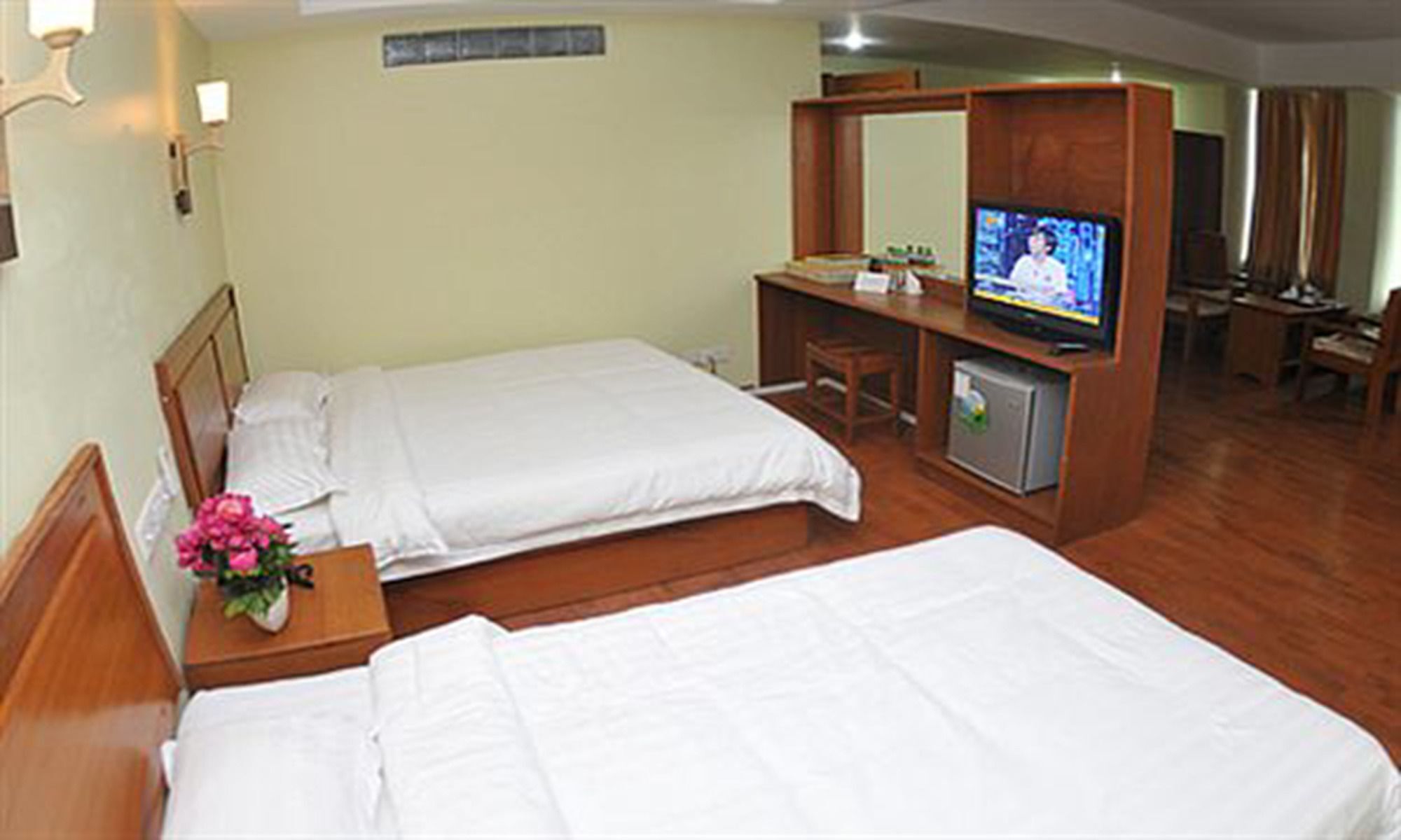 Shwe Phyu 3*