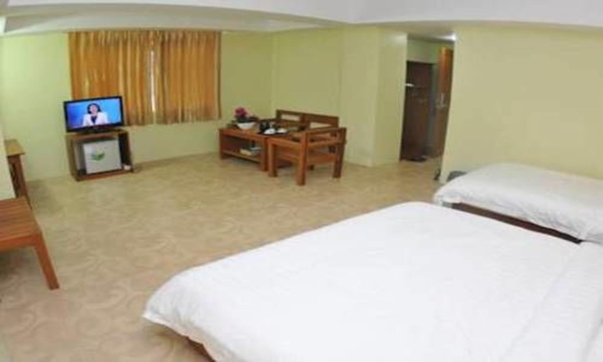 Hotel Shwe Phyu 3*